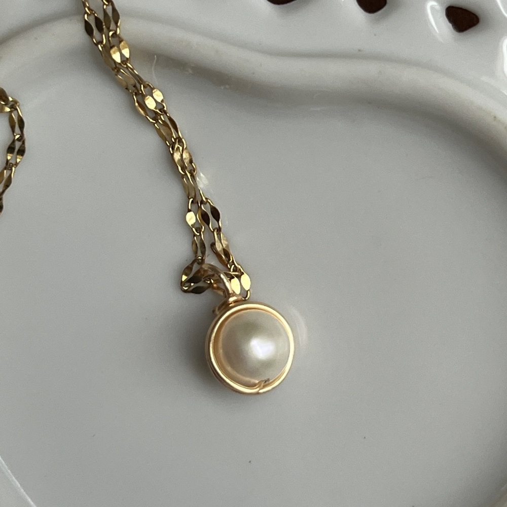 Genuine Freshwater White Pearl on 18K Gold Plated over stainless steel 17” Chain - Picture 7 of 10
